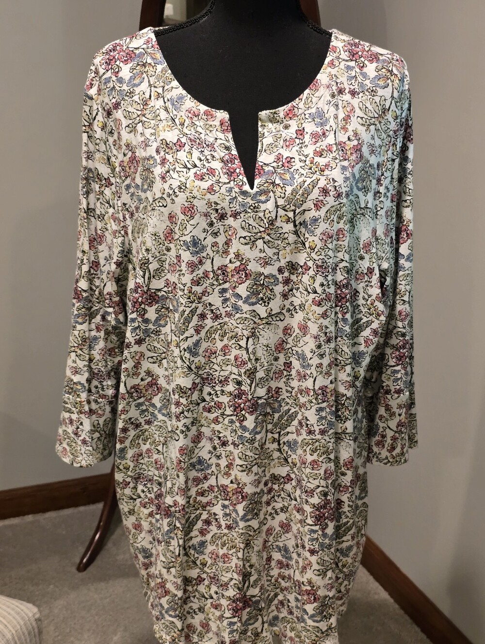 JJILL! Floral Split-Neck Women’s Top in Ivory with Pink & Blue Flowers